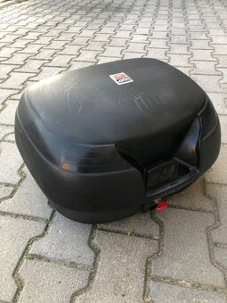 Kufr Givi s plotnou - 2