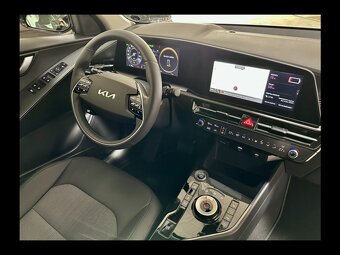 Kia eNiro 204PS 64kWh NAV TepČer LED DPH HuD JBL KAM 10/20 - 2