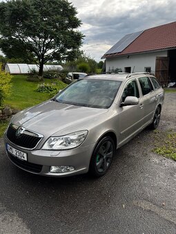 Škoda Octavia combi 1.8 Tsi 2012 bouraná - 2
