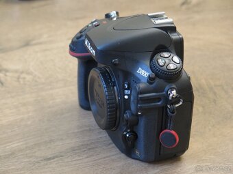 Nikon D800 tělo - nafoceno 2820 fotek - 2