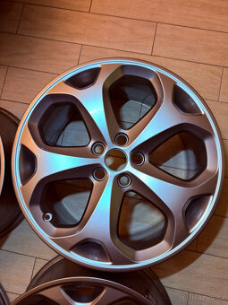 Originální kola Ford Y 8x18" ET55 5x108 po renovaci - 2