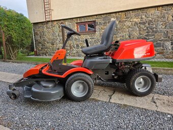 Zahradní traktor Rider Husqvarna R18 AWD – Hydro - 2