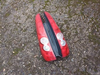ZADNÍ SVĚTLA NA FORD FIESTA V - 2