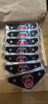 Volha Gaz 24, přední znak originál nový - 2