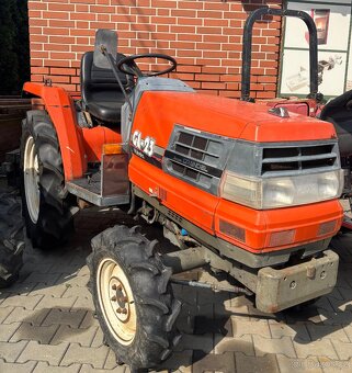 Traktor KUBOTA 4x4 - 2