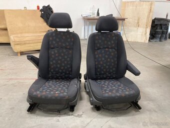 Prodám díly, světla, sedačky a plasty na Mercedes Vito w639 - 2