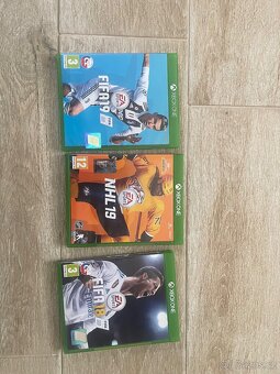 Xbox one hry NHL 2019 , FIFA 2019 a 2018 , Witcher Wild Hunt - 2