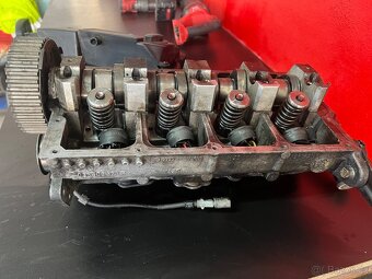 Hlava BMM komplet nastrojena se vstřiky - 2