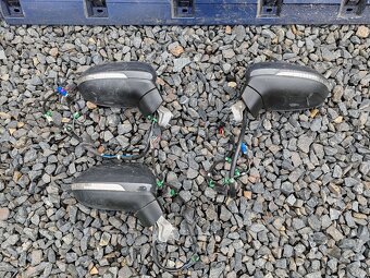 Volkswagen Passat B8 Elektrická zrcátka, Plastové prahy, Sít - 2