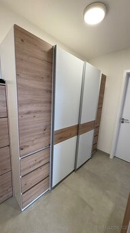 Šatní skříň - 2