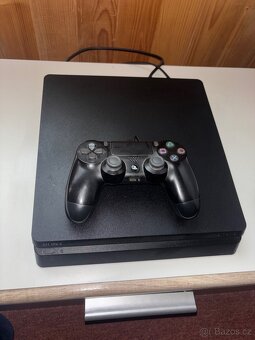 Playstation 4 + ovladač - 2