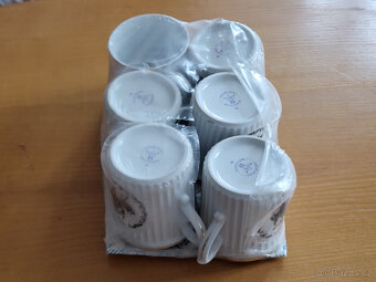 Retro hrnky, sada nerozbalená - 2