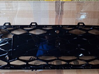 Mřížka nárazníku Seat Ateca Cupra - nová - 2