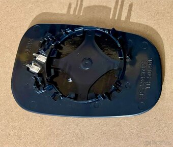 Sklo zrcátka levé Volvo P1 - 2