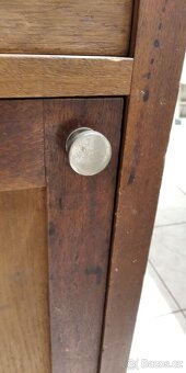 skříňka k renovaci - 2