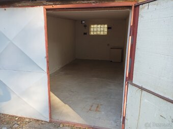 Garáž, Hradec Králové, Pouchov - 2