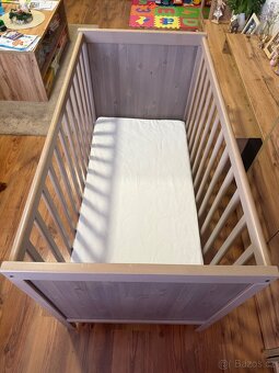 Dětská postýlka + matrace - 2