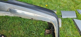 plasty a nárazníky na Mercedes 124 kombi - 2