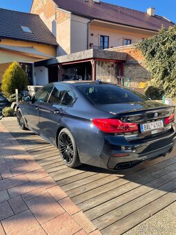 BMW M550i xDrive - 2