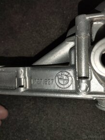Domek olejového filtru BMW E30, E36 - 2