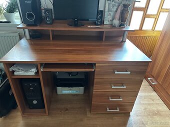 Šatní skříň + PC stůl - 2