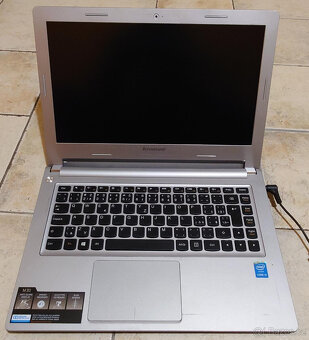 Lenovo M30-70, i5–4210U, 4 GB RAM, 508 GB SSHD, Nový displej - 2