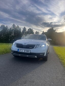 Škoda Octavia Combi SCOUT 1.8. TSI 4x4 DSG - 2