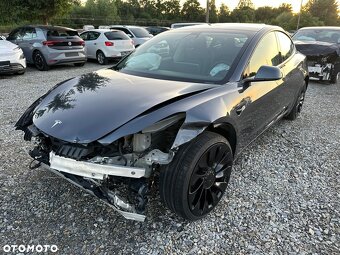 VÝKON ZDVIHU TESLA 3 DVOJITÝ MOTOR S DLOUHÝM DOSAHEM Rok v - 2