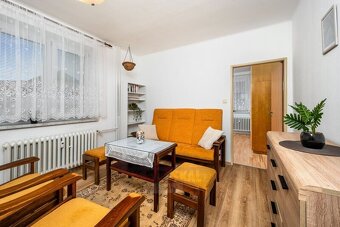 Prodej bytu 3+1, 64 m² + balkon, Suché Vrbné, České Budějovi - 2