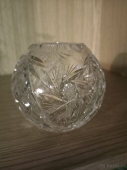 Broušená vázička - 2