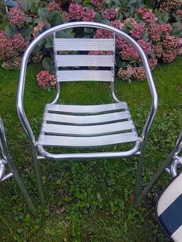 Zahradní stolek a 4 židle - 2