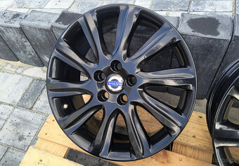 17 originál 5x108 VOLVO V40 V60 V70 C30 S40 S60 7Jx17 ET50 - 2