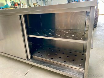 Nerezový režon na talíře - 2