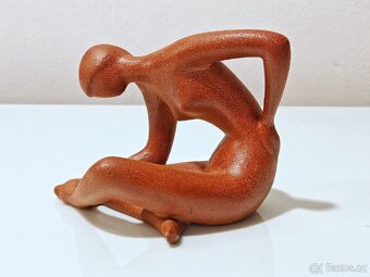 Soška akt Brusel - 2