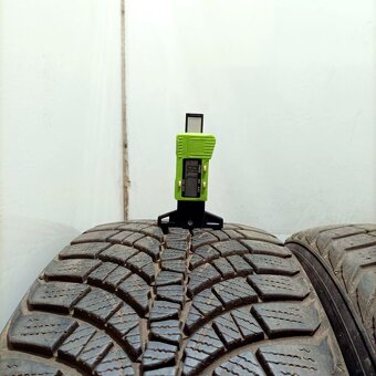 17" PNEU – 225/55/R17 – ZIMNÍ - značky KUMHO - 90% a 80% vz - 2