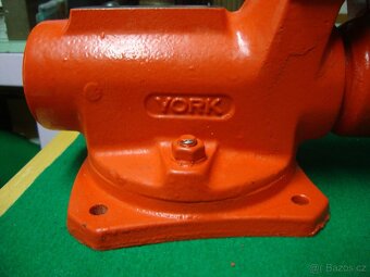 Svěrák YORK 100L 100mm červený zachovalý PC: 3700Kč - 2