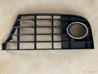 Mřížka nárazníku AUDI TT 8J 8J0 807 681 F pravá/levá - 2