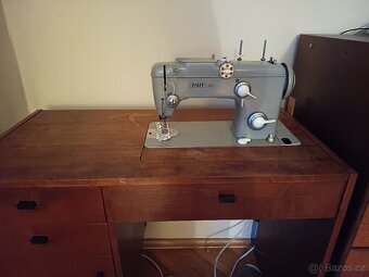 Šicí stroj - 2
