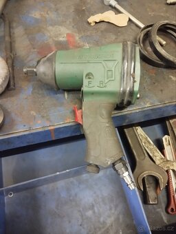 Parkside rázový utahovák - 2