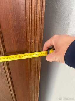 Starožitná skříň nábytek - 2