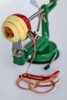 Kráječ a loupač jablek - 2