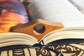 Kniháček - držáček knížky - 2