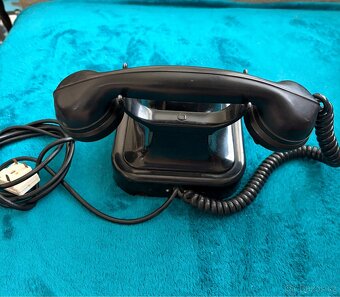 Historický telefon SIEMENS - 2
