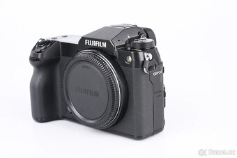 FUJIFILM GFX 100s + samostatně GF 32-64 MM + pancake GF 50 - 2