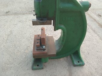 Hřebenový lis - 2
