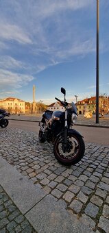 Suzuki GSR 600 - 2