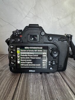 Nikon D7100 + grip + extra baterie - 2