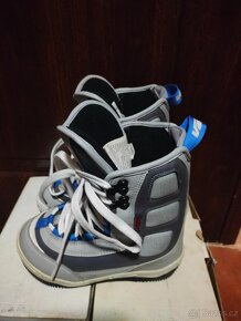 Prodám úplně nové boty na snowboard VANS v.35 - 2