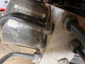 VW jednotka ABS 1K0614517AE,F,1K0907379AC - 2