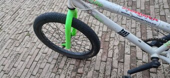Bmx kolo prasklá zadní duše - 2
